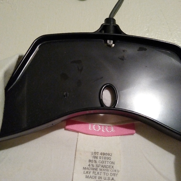 A White Blouse. - Picture 3 of 4